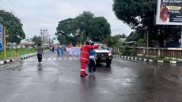 Kirab Salib Suci NYD Warnai Maumere