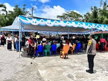 Bhabinkamtibmas Faobata Amankan Misa Adat Reba di Bobou