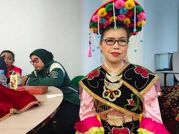 Kartini Kisam: A Legendary Keeper of Betawi's Topeng Tunggal Dance