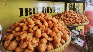 Bu Diyem’s Getuk Goreng: Fried Cassava Cake That Endures in Sokaraja