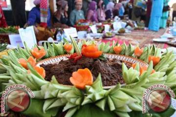 From Colonialism to Cuisine: How Indonesian Food Became a Dutch Staple
