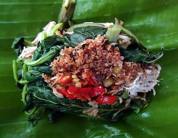  Mertasari Festival in Bali Offers Lontong Serapah