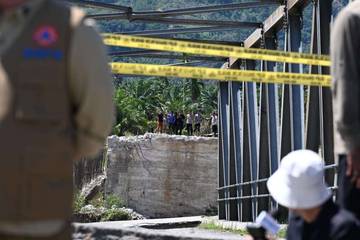 Govt Expedites Bridge and Internet in Sumatra-Aceh