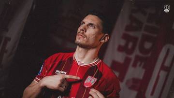 Persis Solo Signs Two Serbian Players to Strengthen Defense