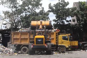 Bandung Mayor Emphasizes Long-Term Solutions for Waste Management