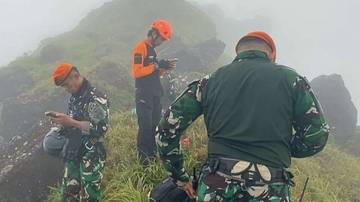 Rescuers Find ATR 42-500 Debris and First Victim