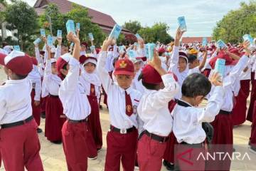 East Kutai Launches Free Milk and Fruit Program