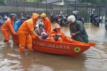 Governor Plans Jakarta WFH Policy During Heavy Rainfall