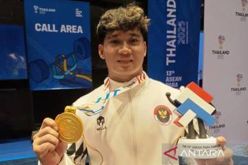 Mabruk Arib Dzaky Wins Third Para Powerlifting Gold for Indonesia