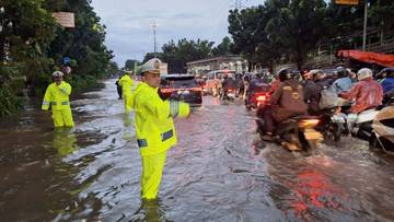 BPBD Jakarta on High Alert as Flooding Spreads Across Capital