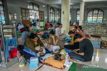 Govt Focuses on Relief as Jakarta Floodwaters Begin to Recede