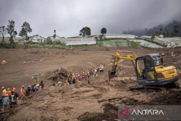 Search Continues for Landslide Victims in West Bandung