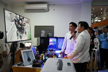VP Gibran Encourages Students to Master Digital Technology