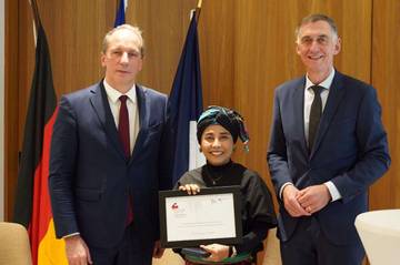 Ruby Kholifah Receives Franco-German Human Rights Prize