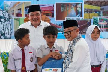School Revitalization Program on Schedule, Absorbs 500,000 Workers