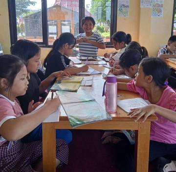 Gunungsitoli Library Welcomes Braille Book Donation to Boost Inclusivity