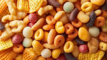 Expert: Colorful Viral Snacks Raise Child Health Concerns