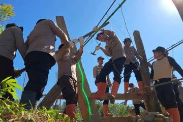 Gayo Lues Police Build Four Bridges Post-Floods