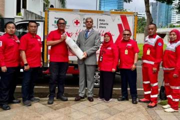 Kuwaiti Embassy Donates 51 Oxygen Cylinders to Indonesian Health Facilities