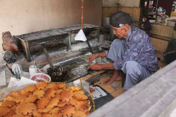 Roti Kembang Waru, a Legendary Culinary Heritage of Kotagede