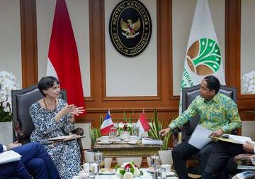 Meeting with CIRAD, Indonesia Improves Science-Based Forestry Cooperation
