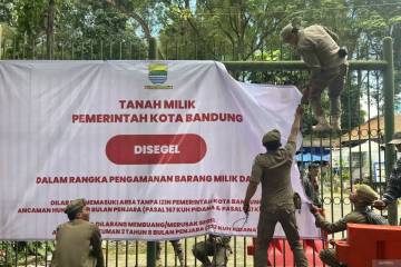 Bandung Zoo Sealed After Forestry Ministry Revokes License