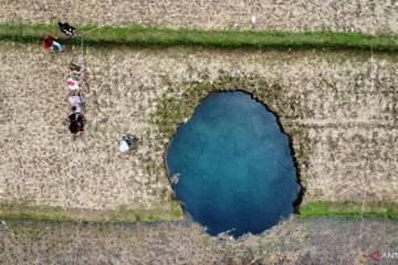 Rare Volcanic Sinkhole in West Sumatra Draws Geological Attention