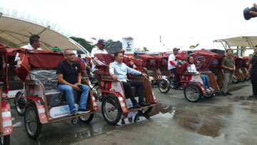 Madiun Distributes 200 Electric Rickshaws to Boost Tourism