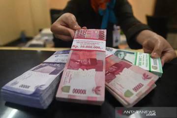 Rupiah Climbs as Cooling US Consumer Data Pressures Greenback