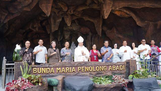 Bupati Sanggau Resmikan Gua Maria Bunda Penolong Abadi