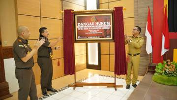 Kajati Kalbar Resmikan Dangau Hukum di Sanggau