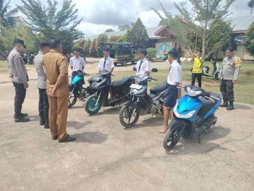 Polsek Tayan Hilir Razia Knalpot Brong di Sekolah