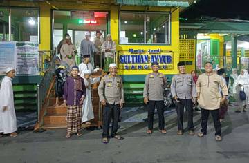 Polres Sanggau Safari Subuh ke Masjid Jami’ Sultan Ayub