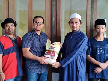 PT. GKM Sanggau Salurkan Bantuan Ramadan untuk Pesantren