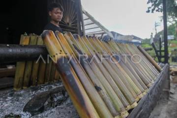 Cara Membuat Lemang Khas Suku Dayak