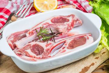 Cara Menghilangkan Bau Prengus pada Daging Kambing
