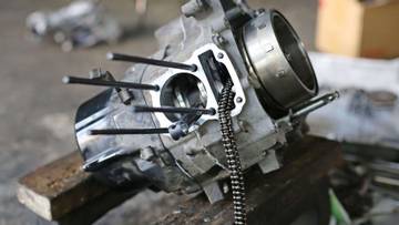 Mengenal Piston, Komponen Utama Mesin Motor