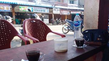 Ramai Peminat, Warung Kopi Menjamur di Perbatasan