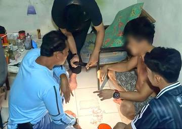 Polsek Sekayam Amankan Pengedar Beserta 37 Paket Sabu