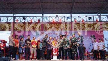 Bupati Sanggau Resmikan Pameran Pembangunan