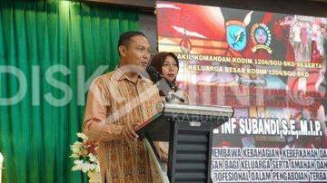 Bupati Ontot Hadiri Serah Terima Jabatan Dandim Sanggau