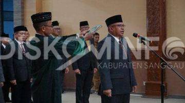Bupati Sanggau Lantik Aswin Khatib sebagai Sekretaris Daerah