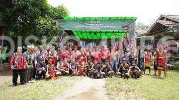 Bupati Ontot Buka Festival Budaya Lingkar Tiong Kandang