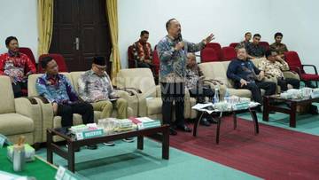 Presentasi Monitoring dan Evaluasi Keterbukaan Informasi Publik 