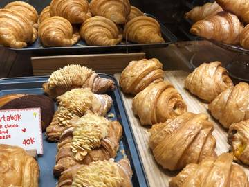 Kelezatan dan Keunikan Kue Croissant yang Mendunia