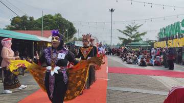 Fashion Show Kreatif Meriahkan CFD Muara Kantuk