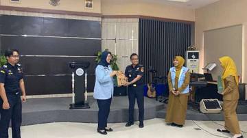 Bea Cukai Entikong Gelar Sosialisasi Antikorupsi