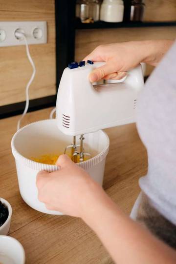 Cara Memperbaiki Mixer Kue yang Rusak