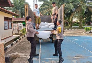 Polsek Meliau Salurkan Jagung ke Bulog Sanggau
