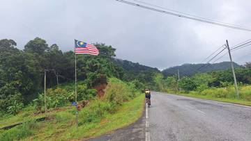 Komunitas Gowes Entikong Jajal Rute Malaysia